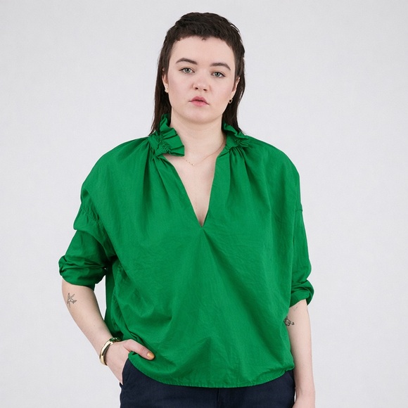 A Shirt Thing Penelope Cabo Top Kelly Green Ruffle Collar Blouse Medium